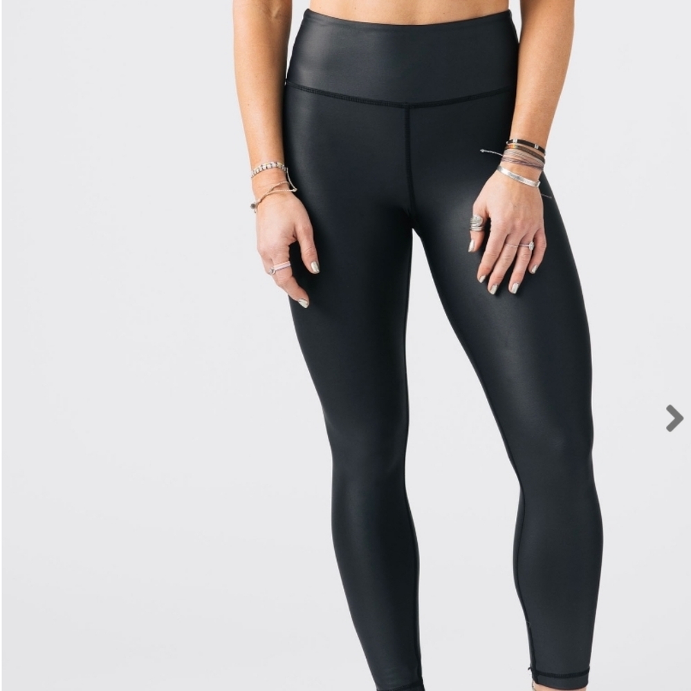 Zyia Metallic Black Light N Tight Hi Rise 24" size 6-8